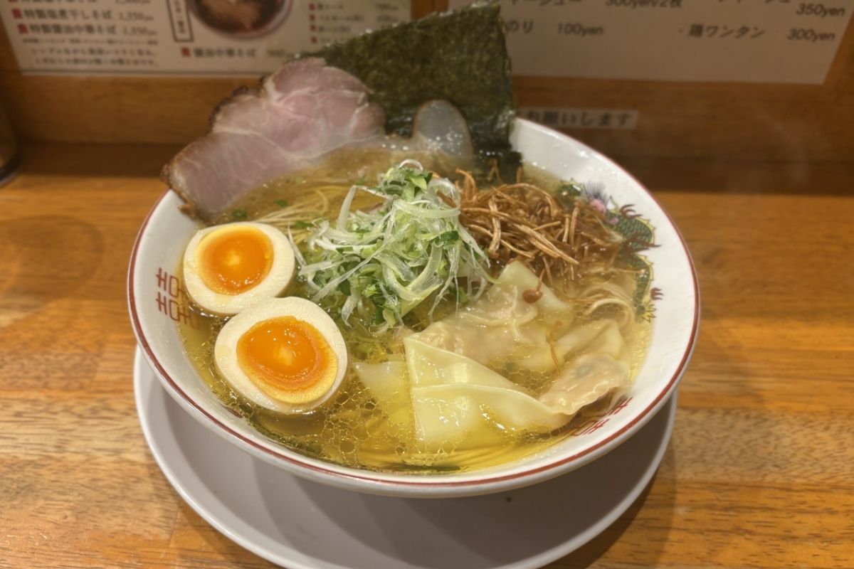 「中華そば やいろ亭」地鶏と塩の旨みが広がる、澄んだ一杯に出会える中華そば店