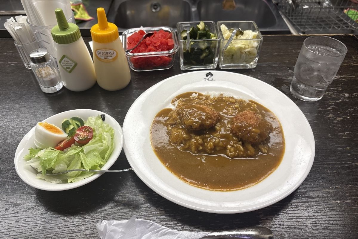「ダール」食べログ百名店にも選出された創業40年以上、愛され続ける老舗欧風カレー店